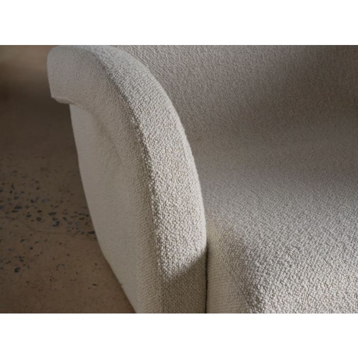Leo by Kelly Hoppen